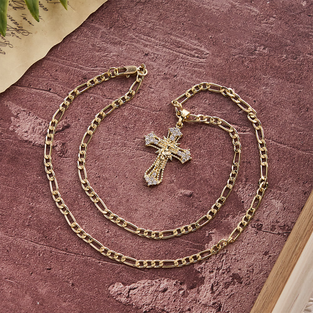 Christianartworkshop Collier pendentif crucifix en zircon orné avec chaîne Figaro : un symbole de dévotion sacrée - image 1