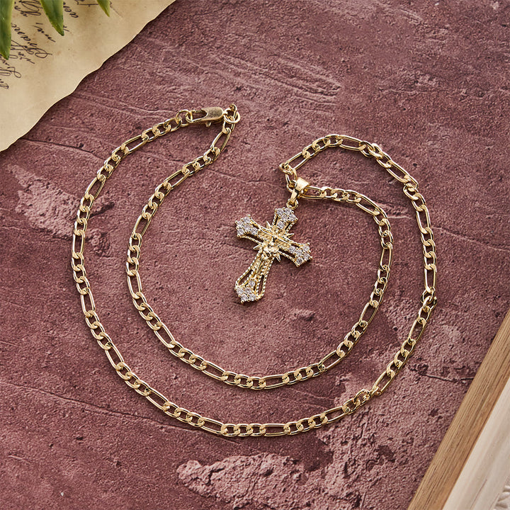 Christianartworkshop Collier pendentif crucifix en zircon orné avec chaîne Figaro : un symbole de dévotion sacrée - image 1