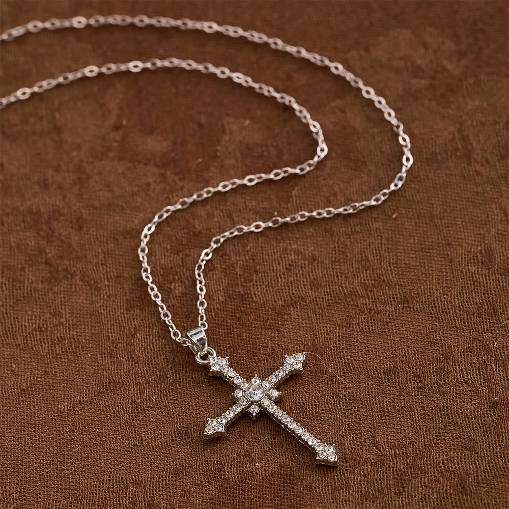 Christianartworkshop Collier pendentif croix raffiné incrusté de zircon avec pierre centrale : un emblème de dévotion silencieuse - image 1