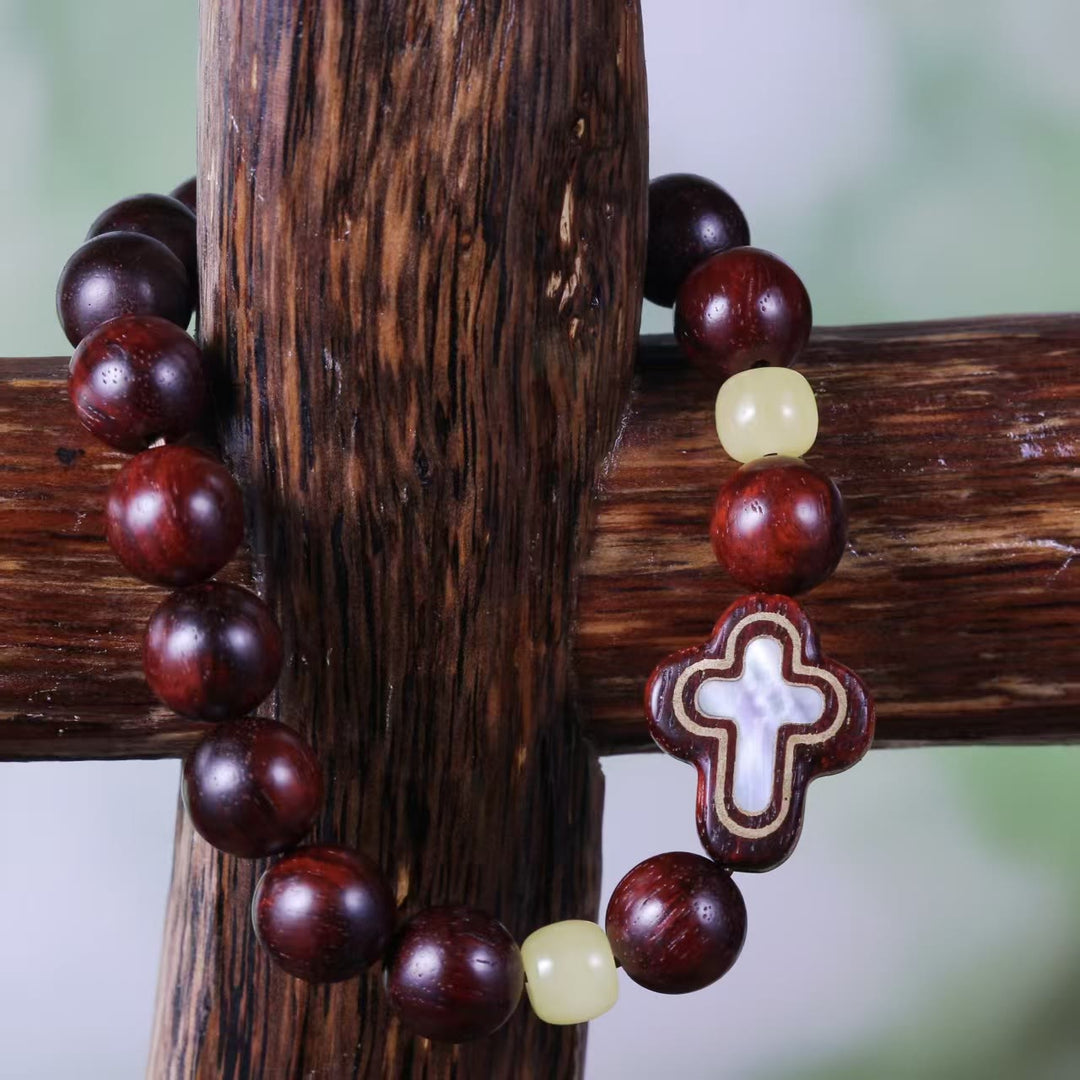 Christianartworkshop Bracelet croix en bois de santal et nacre : symbole de sérénité divine - 7,87''/20 cm - image 0