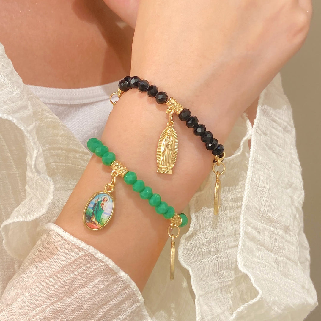 Christianartworkshop Bracelet finement perlé orné de breloques Notre-Dame de Guadalupe et Saint Jude : un rappel de l'amour sacré - image 2