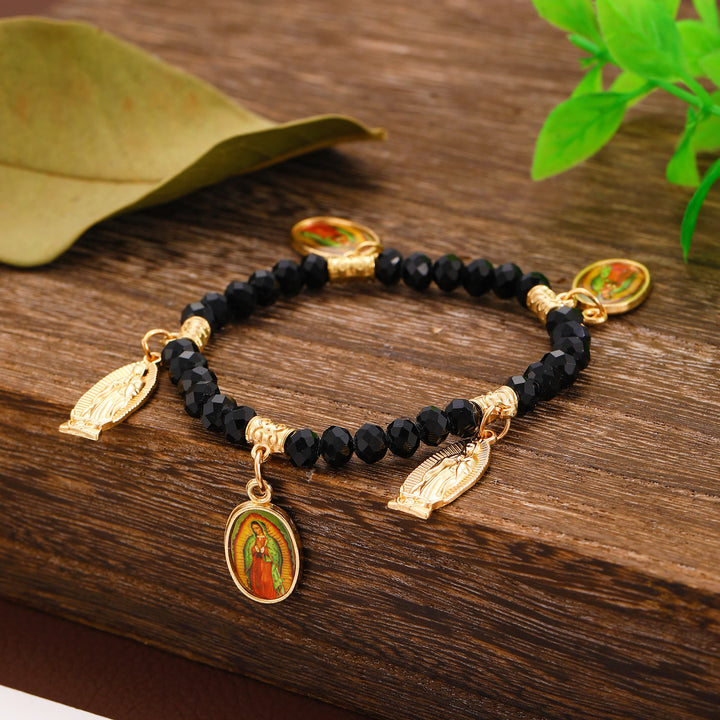 Christianartworkshop Bracelet finement perlé orné de breloques Notre-Dame de Guadalupe et Saint Jude : un rappel de l'amour sacré - Noir - image 0