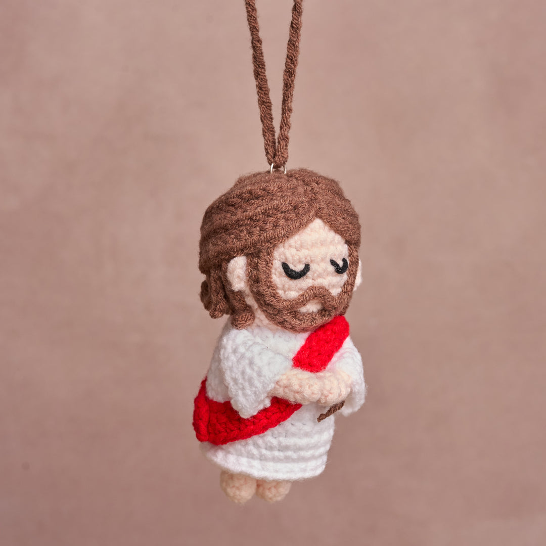 Christianartworkshop Pednant de voiture Jésus Amigurumi au crochet fait à la main : un symbole de confort divin - image 1