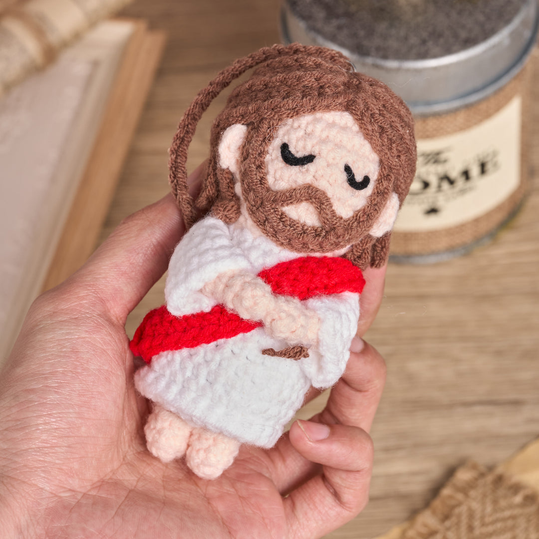 Christianartworkshop Pednant de voiture Jésus Amigurumi au crochet fait à la main : un symbole de confort divin - image 2