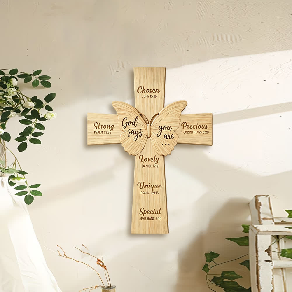Christianartworkshop Décoration murale rustique en bois à caractère religieux avec l'inscription « Dieu dit que tu es » et un papillon - image 1