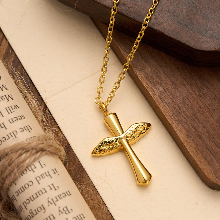 Christianartworkshop Collier pendentif croix en forme d'aile d'ange texturée, disponible en trois finitions : un symbole d'amour protecteur divin - Doré - image 2
