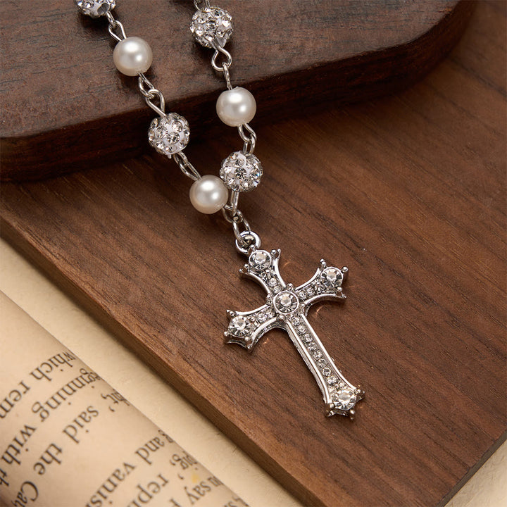 Christianartworkshop Collier croix en perles alternant perles et cristaux pavés : un symbole de dévotion sacrée - image 2