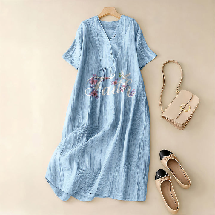 Christianartworkshop Robe midi de plage Faith Script blanche à imprimé colombes et fleurs, col en V - image 11