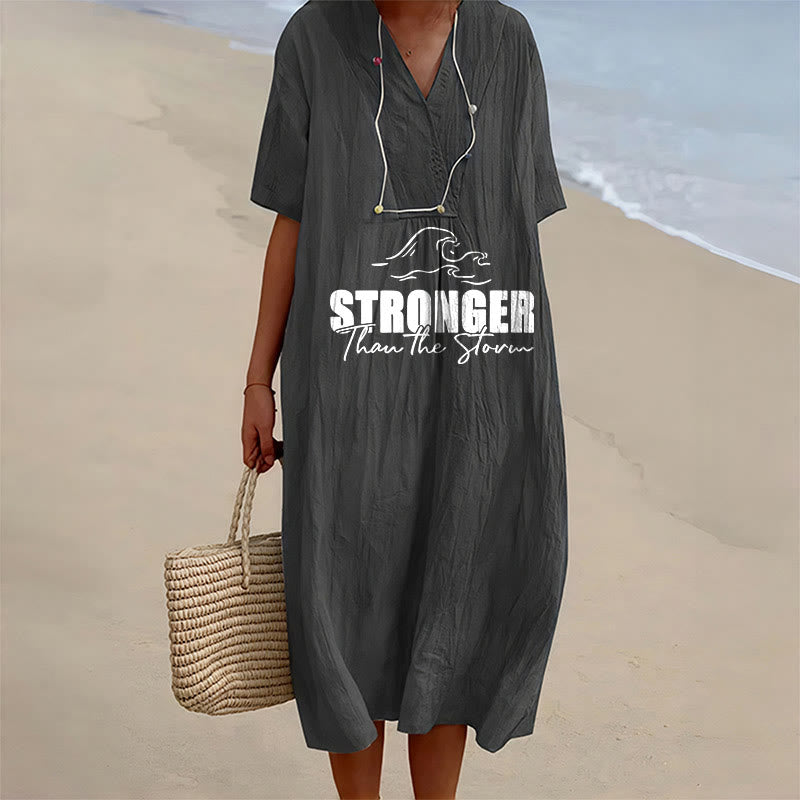 Christianartworkshop Robe midi à manches courtes et col en V à motif vague « Plus forte que la tempête » - Noir - 4XL - image 9