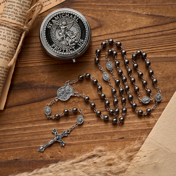 Christianartworkshop Chapelet en hématite avec médaille de l'archange en argent antique et coffret rond gravé assorti - image 2