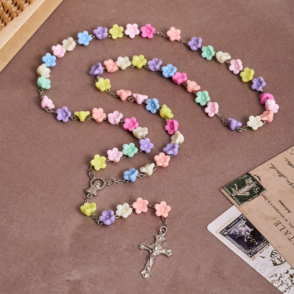 Christianartworkshop Chapelet de dévotion en perles massives en forme de fleur à cinq pétales, orné d'une médaille de la Vierge Marie en relief et d'un crucifix antique détaillé. - Chapelet floral multicolore - image 0
