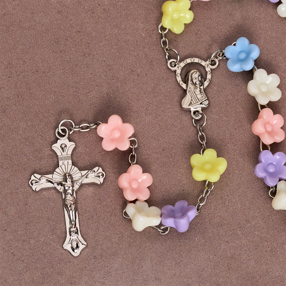 Christianartworkshop Chapelet de dévotion en perles massives en forme de fleur à cinq pétales, orné d'une médaille de la Vierge Marie en relief et d'un crucifix antique détaillé. - image 4