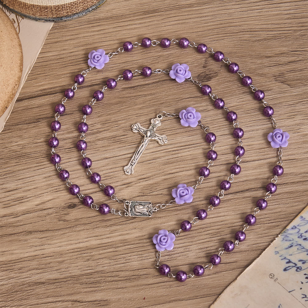 Christianartworkshop Chapelet à perles rondes lisses de style perle avec ornement de rose et breloque centrale vintage de la Vierge Marie - Violet - image 0