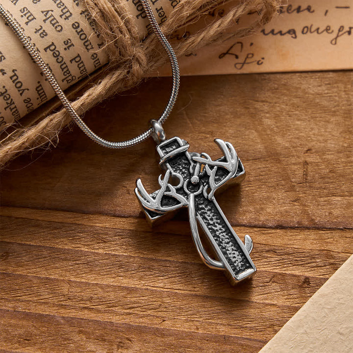 Collier pendentif croix chasse et pêche de Christianartworkshop : Foi et dévotion spirituelle en plein air - image 2