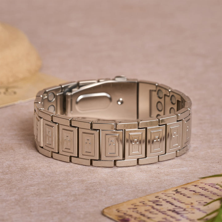 Christianartworkshop Bracelet à maillons de style bracelet de montre avec croix en relief en creux sur chaque maillon rectangulaire - Argent - image 7