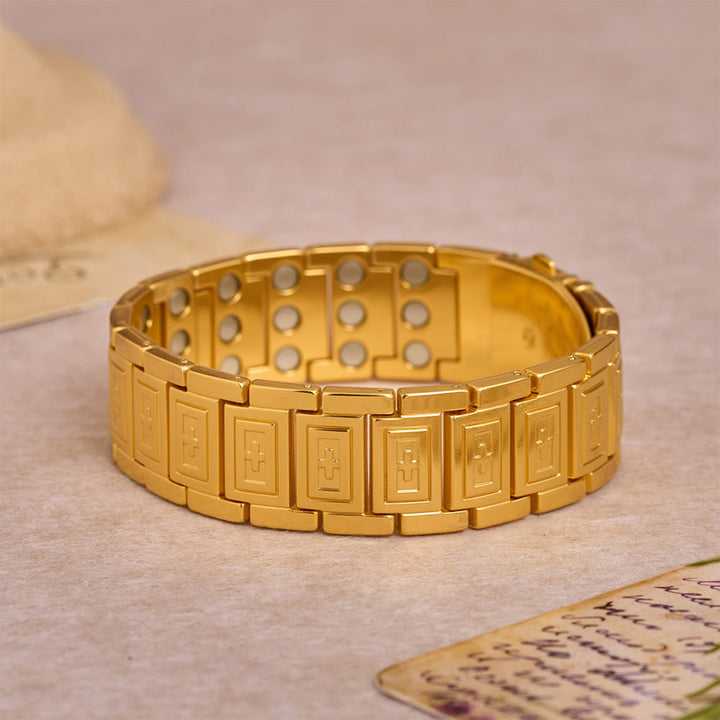 Christianartworkshop Bracelet à maillons de style bracelet de montre avec croix en relief en creux sur chaque maillon rectangulaire - Doré - image 4