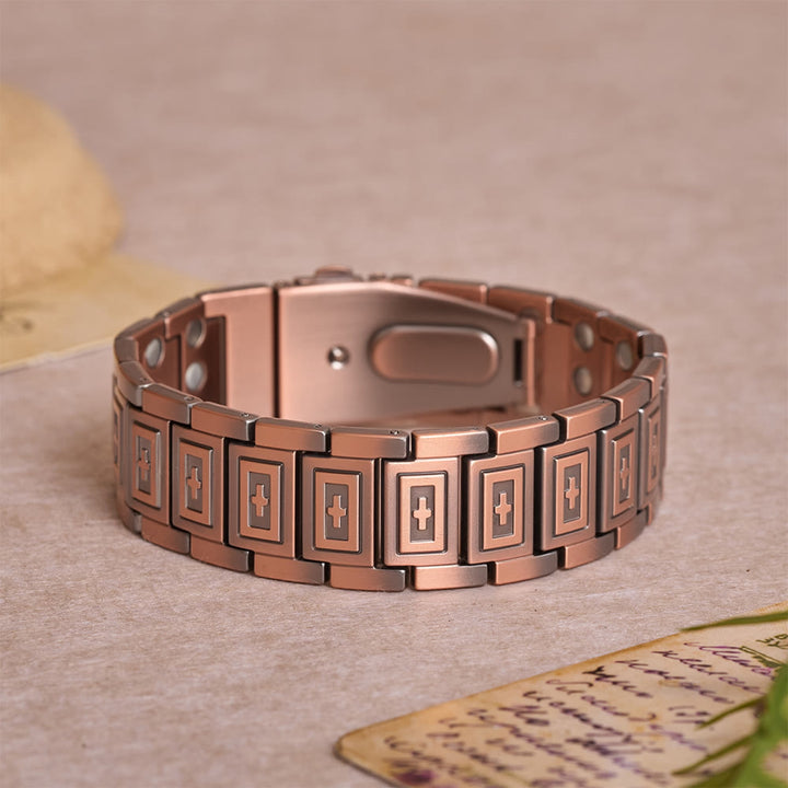 Christianartworkshop Bracelet à maillons de style bracelet de montre avec croix en relief en creux sur chaque maillon rectangulaire - Bronze - image 0