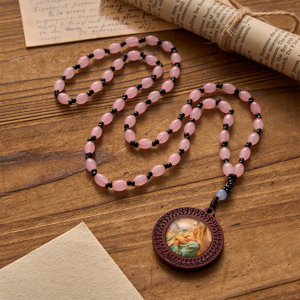 Christianartworkshop Pendentif avec portrait imprimé de Notre-Dame et cadre en bois sculpté, collier à perles de pierres irrégulières et cordon. - Rose B - image 2