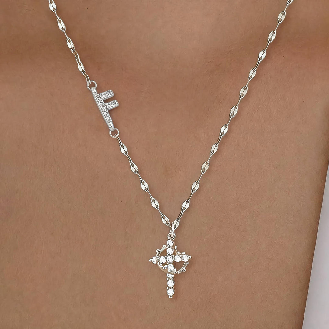 Collier croix couronne personnalisée avec initiale AZ, tons or et argent, de Christianartworkshop : bijou pendentif monogramme sacré personnalisé - F - Argent - image 35