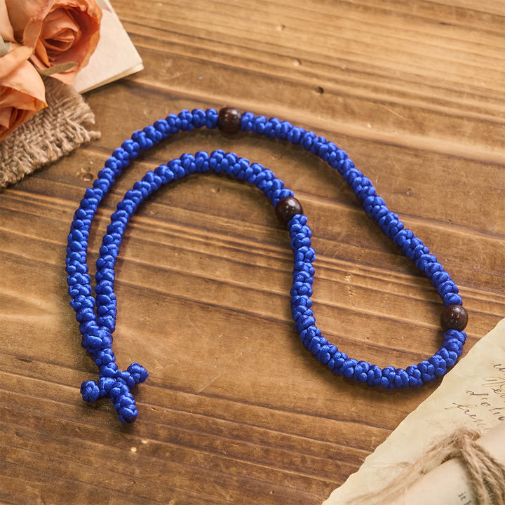 Collier à 100 nœuds de bénédiction avec croix bleue et noire de Christianartworkshop : symbole précieux de la bénédiction divine - image 2