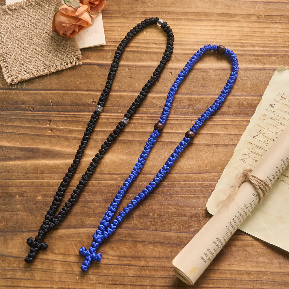 Collier à 100 nœuds de bénédiction avec croix bleue et noire de Christianartworkshop : symbole précieux de la bénédiction divine - image 1