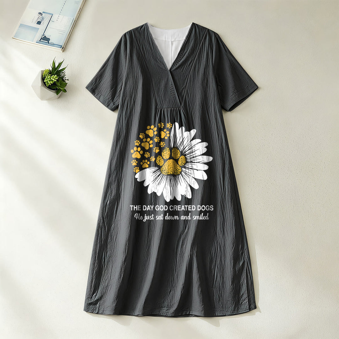 Christianartworkshop Robe midi à manches courtes et col en V à imprimé marguerites et pattes « Le jour où Dieu créa les chiens » - Noir - 4XL - image 3