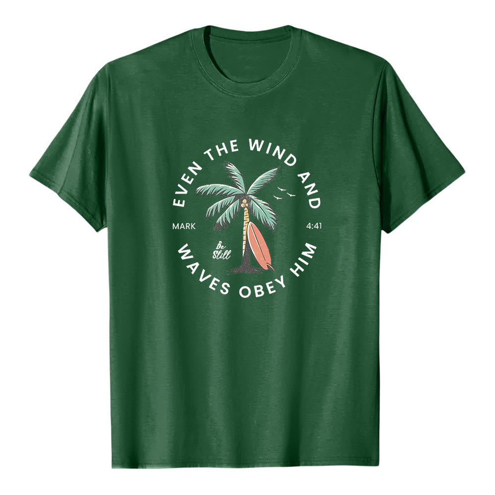 Christianartworkshop Marc 4:41 « Même le vent et les vagues lui obéissent » T-shirt premium à manches courtes avec motif plage - Vert foncé - 2XL - image 0