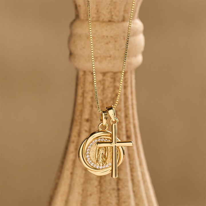 Christianartworkshop Collier à double pendentif avec médaillon Notre-Dame entouré de zircon et breloque croix polie - image 1