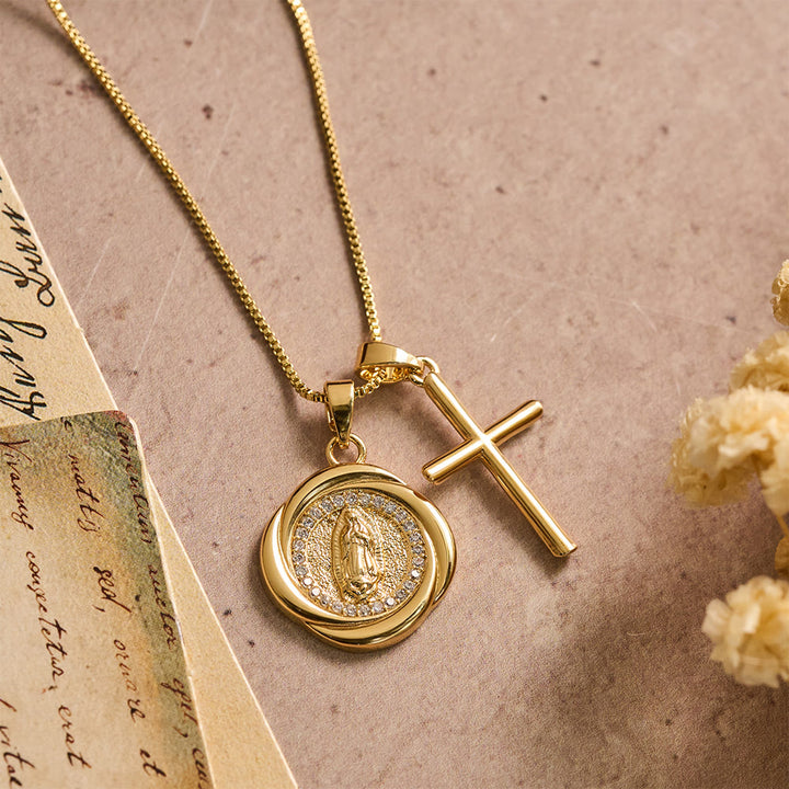 Christianartworkshop Collier à double pendentif avec médaillon Notre-Dame entouré de zircon et breloque croix polie - image 3