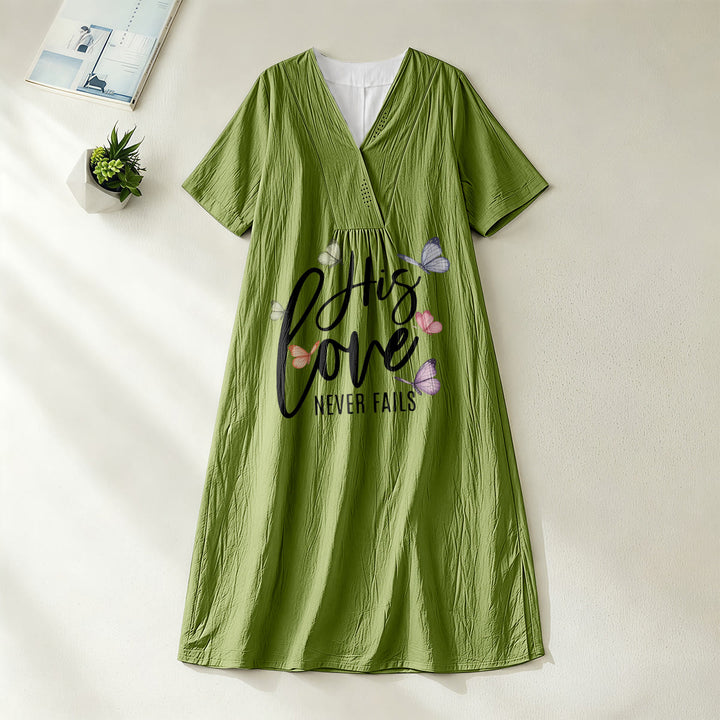 Robe midi à manches courtes et col en V à imprimé papillon « Son amour ne faillit jamais » de Christianartworkshop - Vert olive - 4XL - image 12