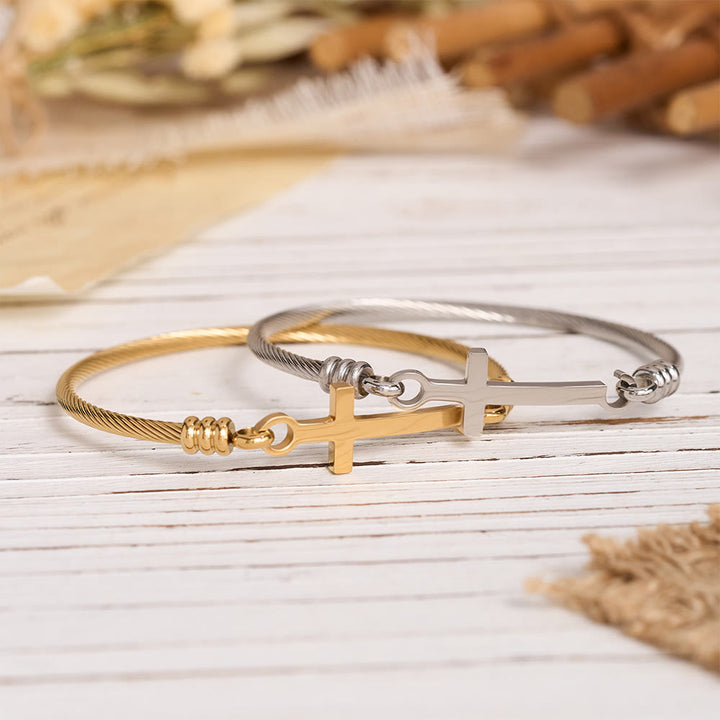 Christianartworkshop Bracelet jonc torsadé avec fermoir à barre transversale polie : un symbole de grâce rédemptrice sacrée - image 1