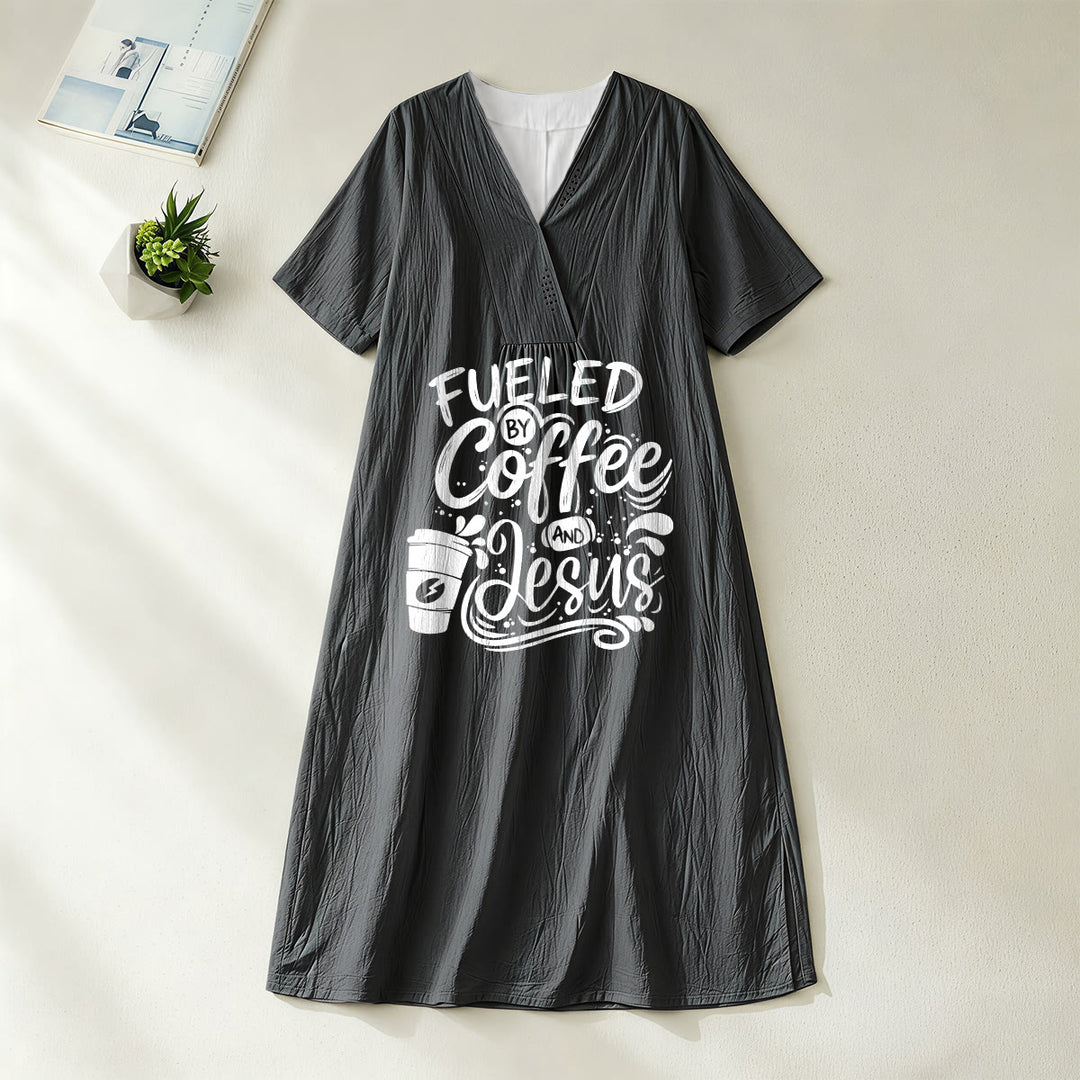 Robe midi à manches courtes et col en V, imprimée calligraphie et tasses de café, Christianartworkshop « Inspirée par le café et Jésus » , Christianartworkshop - Noir - 4XL - image 20