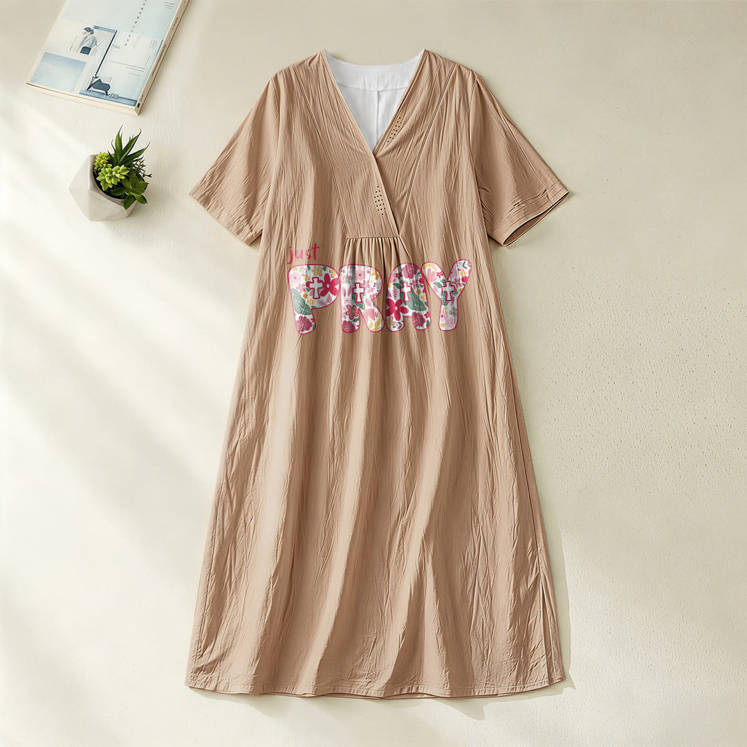 Robe midi à manches courtes et col en V ornée d'un motif floral et croix « Just Pray » de Christianartworkshop - Kaki - 4XL - image 12