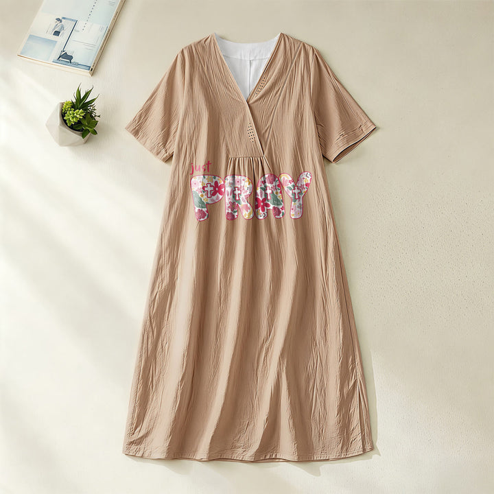 Robe midi à manches courtes et col en V ornée d'un motif floral et croix « Just Pray » de Christianartworkshop - Kaki - 4XL - image 12