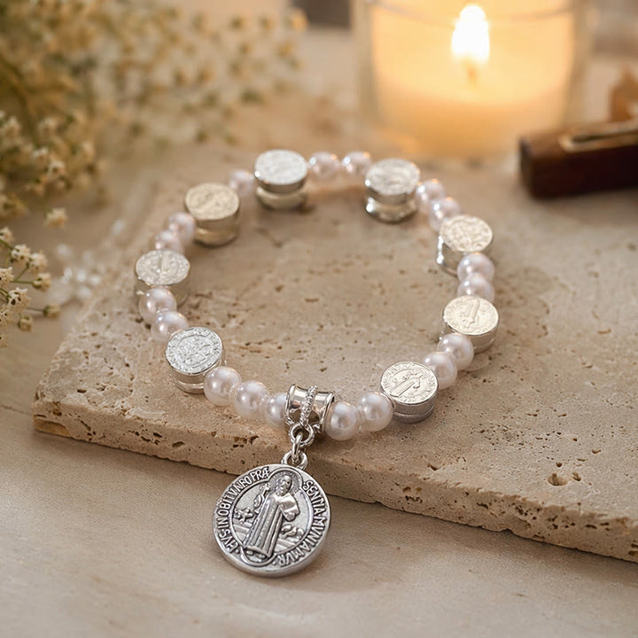 Christianartworkshop Bracelet extensible à perles avec médaille de saint Benoît gravée en deux couleurs : un symbole de protection sacrée - image 9