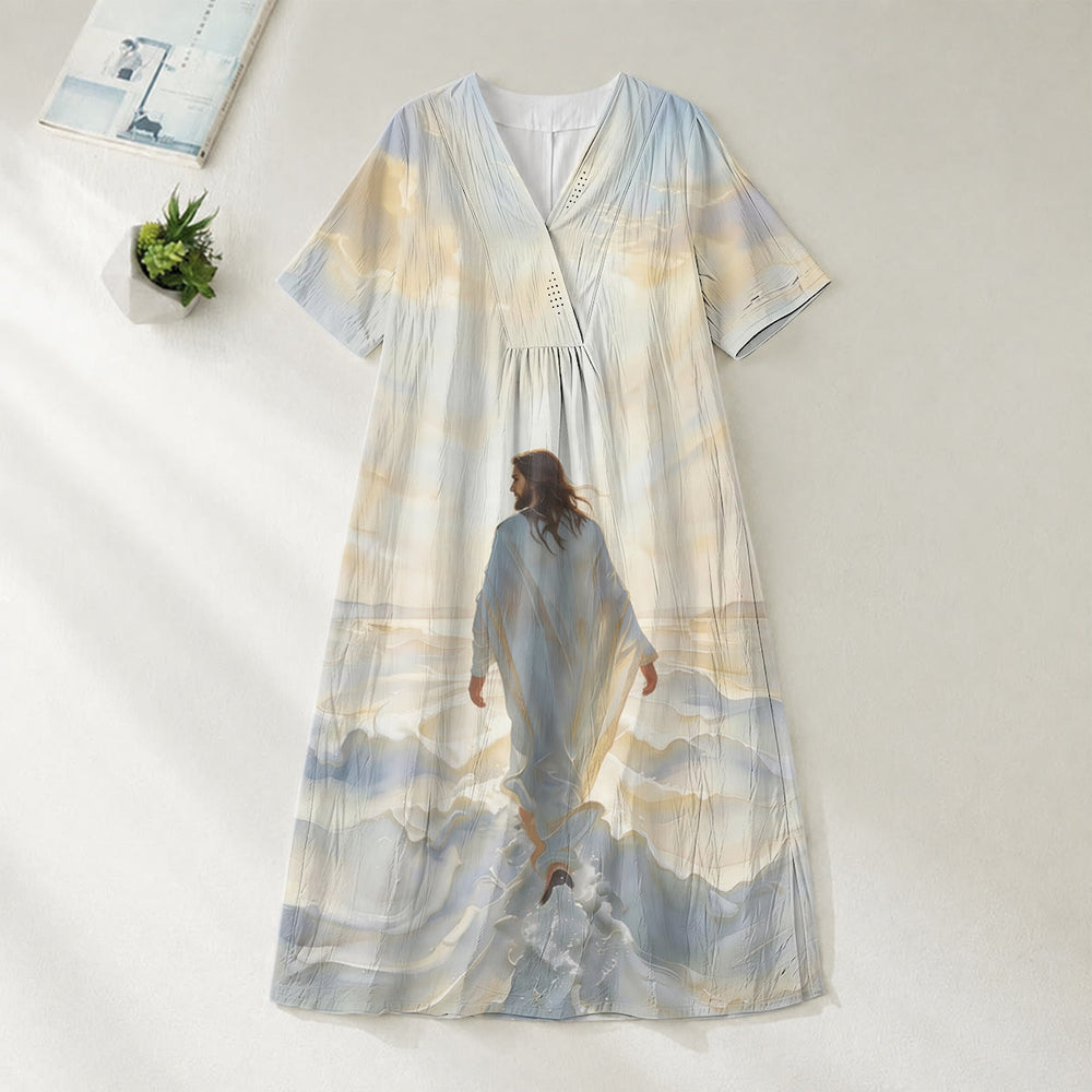 Robe midi à manches courtes et col en V « Jésus marche sur l'eau » de Christianartworkshop Faithful - 4XL - image 1