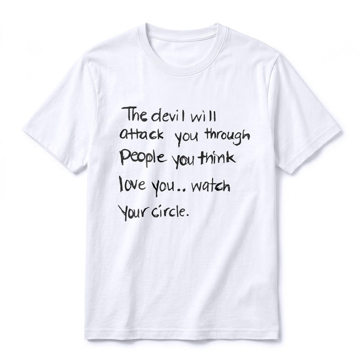 Christianartworkshop T-shirt premium à manches courtes « Le diable vous attaquera par le biais de ceux que vous croyez vous aimer » - image 9