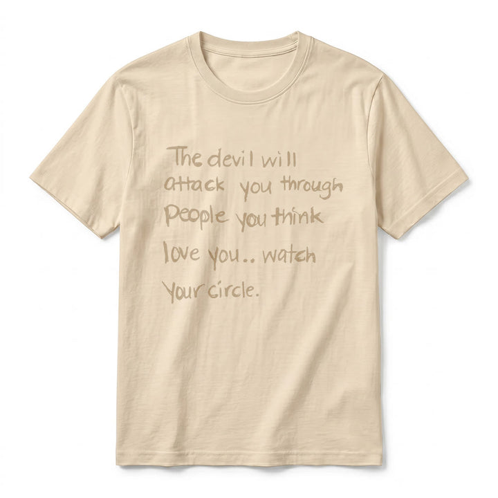 Christianartworkshop T-shirt premium à manches courtes « Le diable vous attaquera par le biais de ceux que vous croyez vous aimer » - image 18