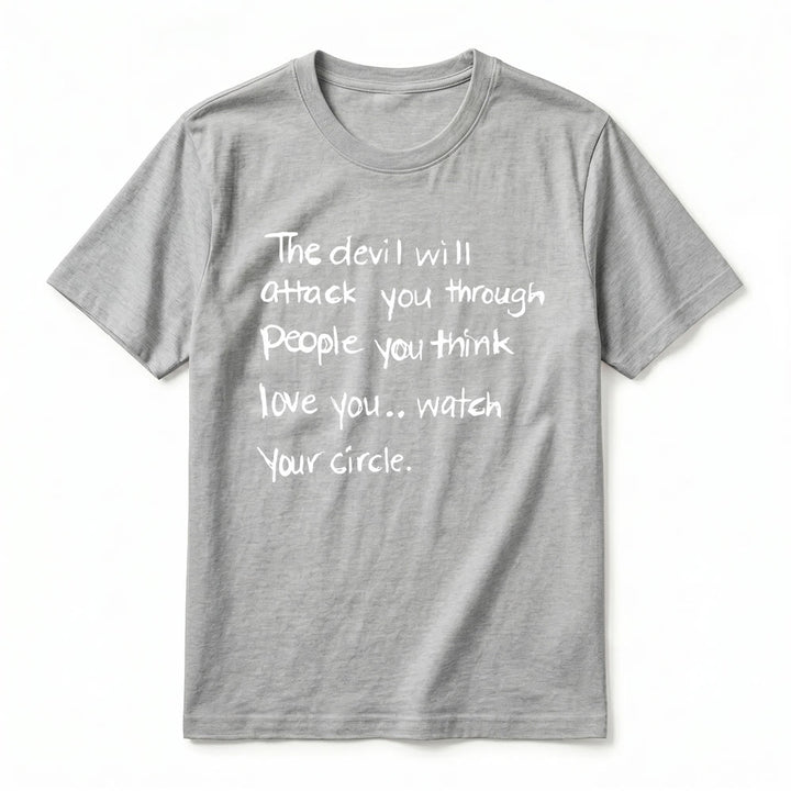 Christianartworkshop T-shirt premium à manches courtes « Le diable vous attaquera par le biais de ceux que vous croyez vous aimer » - image 15