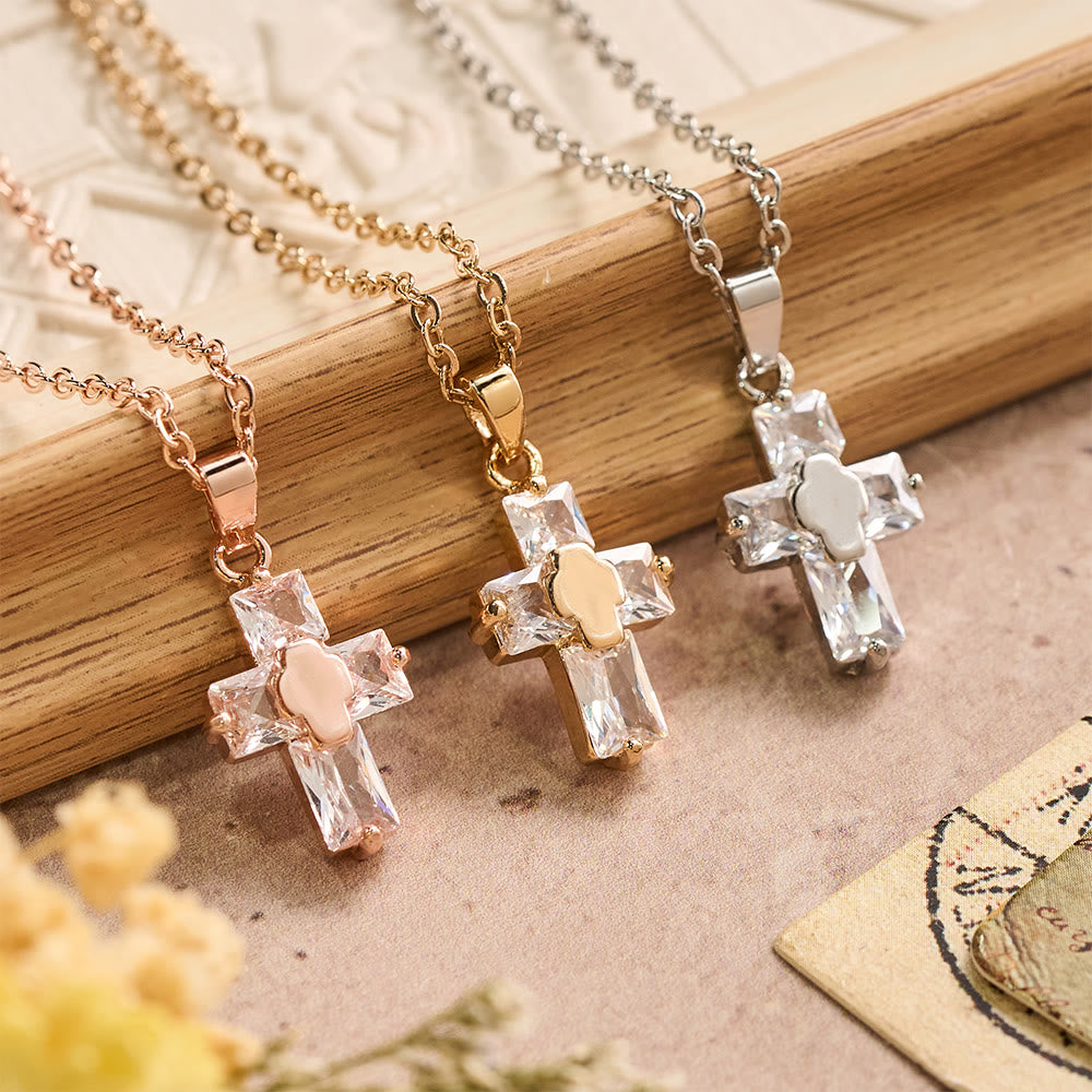 Christianartworkshop Collier pendentif croix incrustée de zircon avec incrustation centrale polie : symbole de grâce sacrée rayonnante et de foi inébranlable - image 1