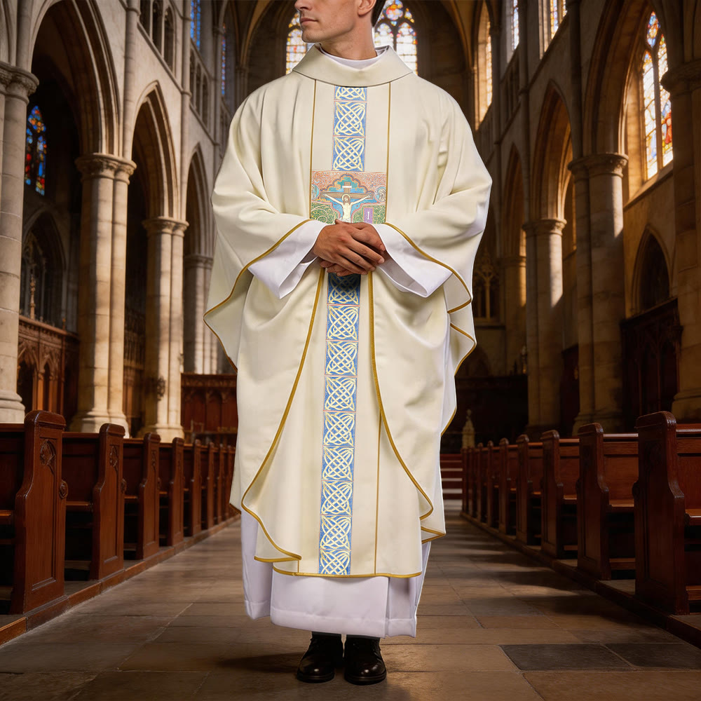 Christianartworkshop Chasuble élégante imprimée avec crucifix central, inscription INRI et motif celtique orné. - image 1