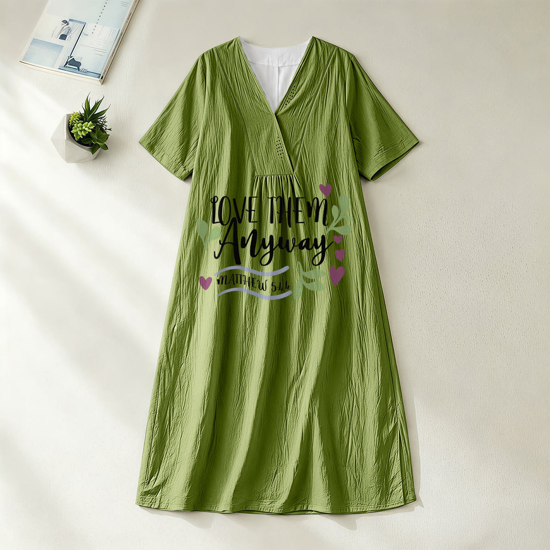 Christianartworkshop « Aimez-les quand même » Matthieu 5:44 Robe midi à manches courtes et col en V, imprimé cœur et feuilles - Vert olive - 4XL - image 4