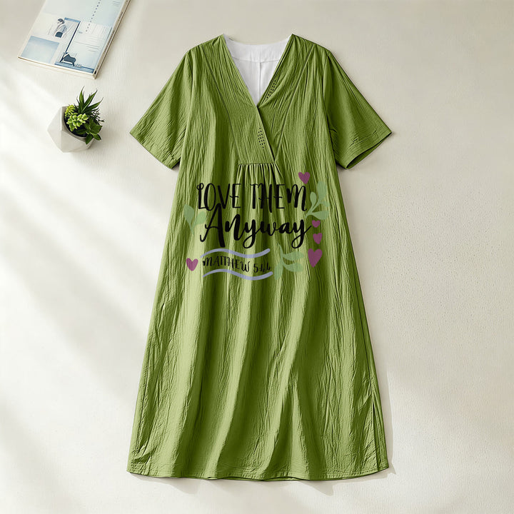 Christianartworkshop « Aimez-les quand même » Matthieu 5:44 Robe midi à manches courtes et col en V, imprimé cœur et feuilles - Vert olive - 4XL - image 4