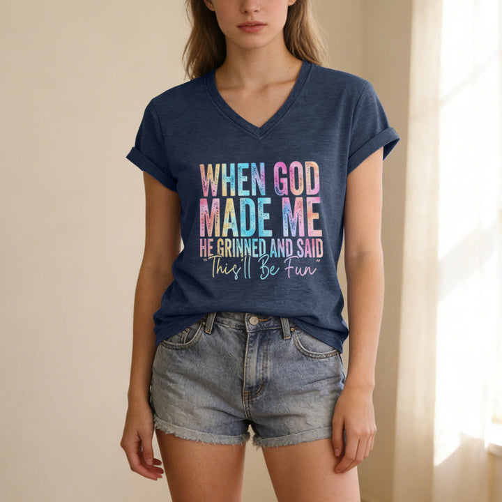 Christianartworkshop T-shirt décontracté à col en V avec dégradé de couleurs « Quand Dieu m'a créé » - image 1