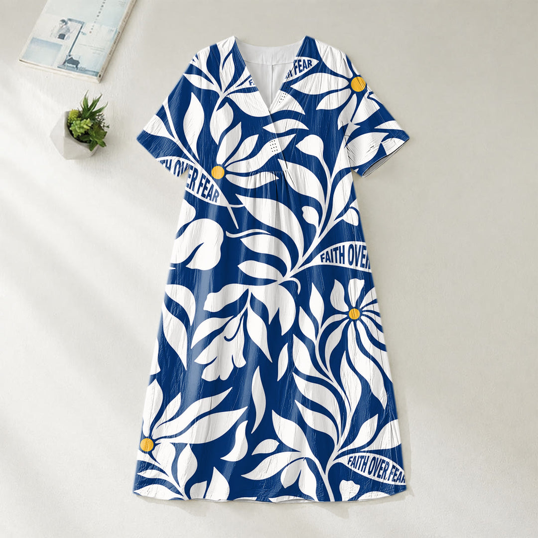 Christianartworkshop Robe midi à manches courtes et col en V à imprimé floral tropical « La foi plutôt que la peur » - image 2