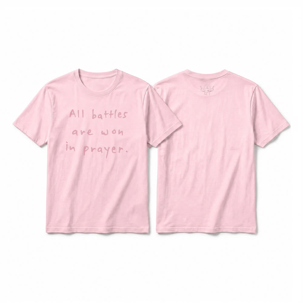 Christianartworkshop T-shirt premium à manches courtes « Toutes les batailles se gagnent par la prière » (affirmation de foi) - Rose - 2XL - image 25