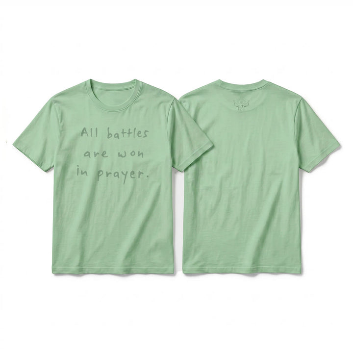 Christianartworkshop T-shirt premium à manches courtes « Toutes les batailles se gagnent par la prière » (affirmation de foi) - Vert clair - 2XL - image 19
