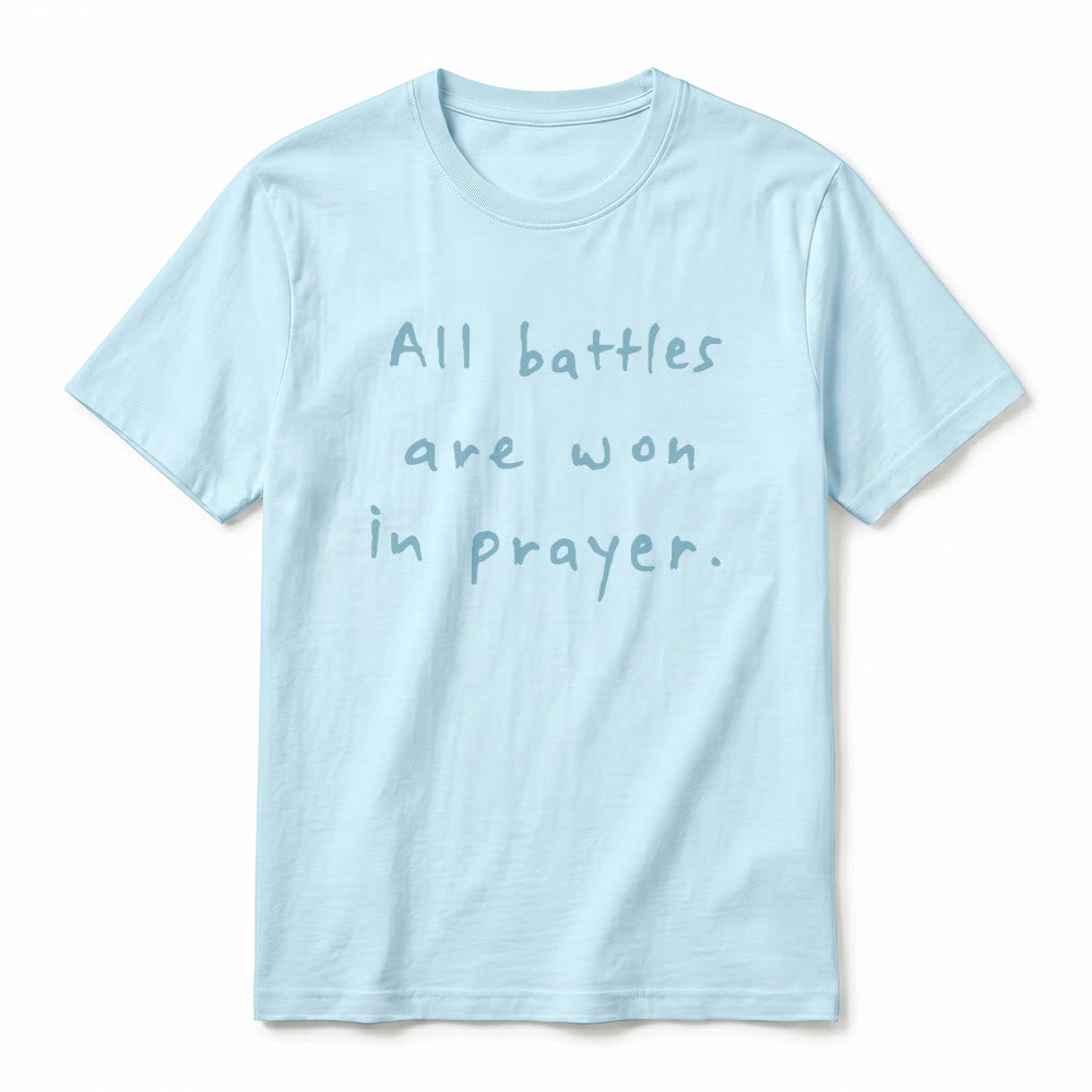 Christianartworkshop T-shirt premium à manches courtes « Toutes les batailles se gagnent par la prière » (affirmation de foi) - image 17