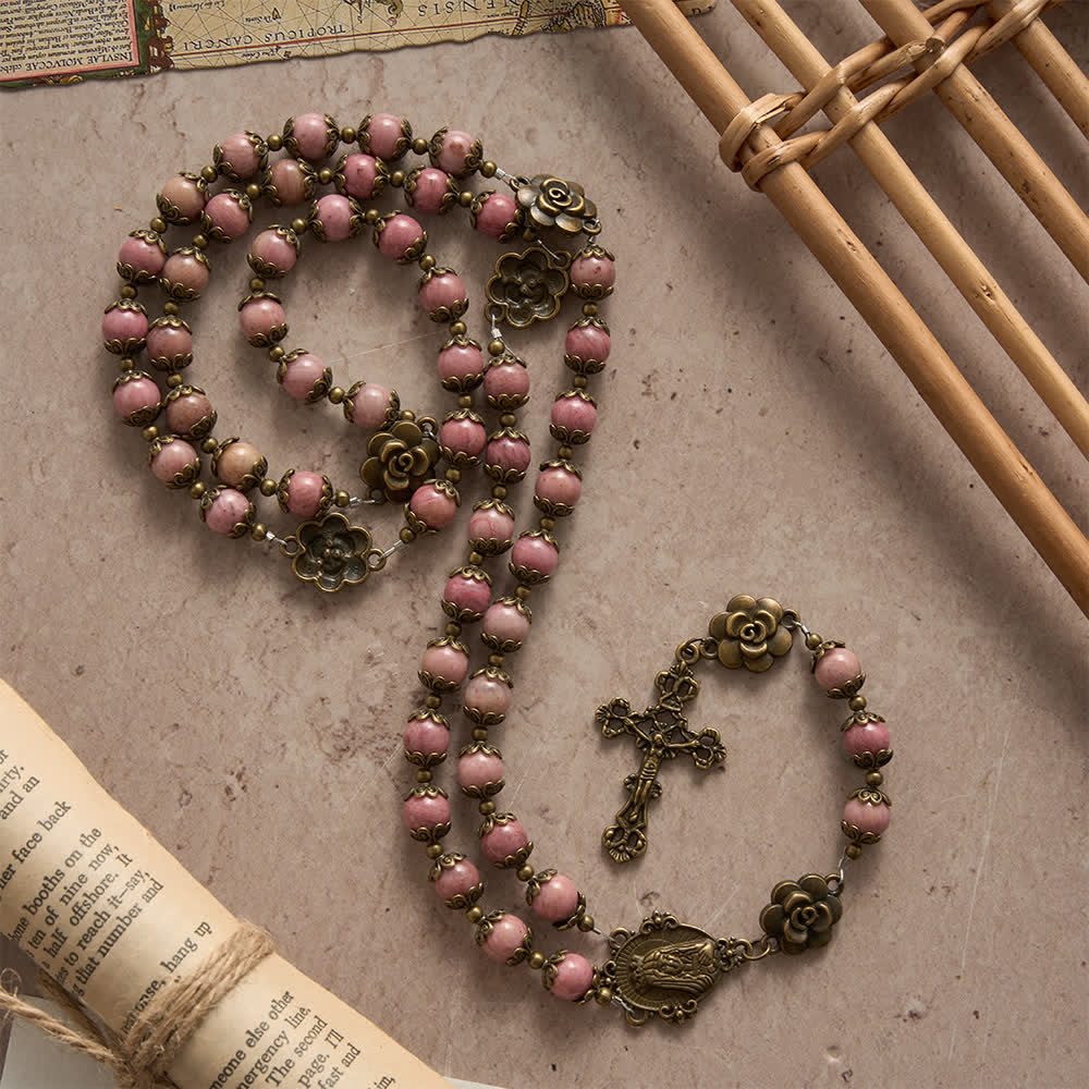 Christianartworkshop Chapelet en rhodochrosite naturelle orné de roses en bronze antique - Notre-Dame et le Crucifix - image 0