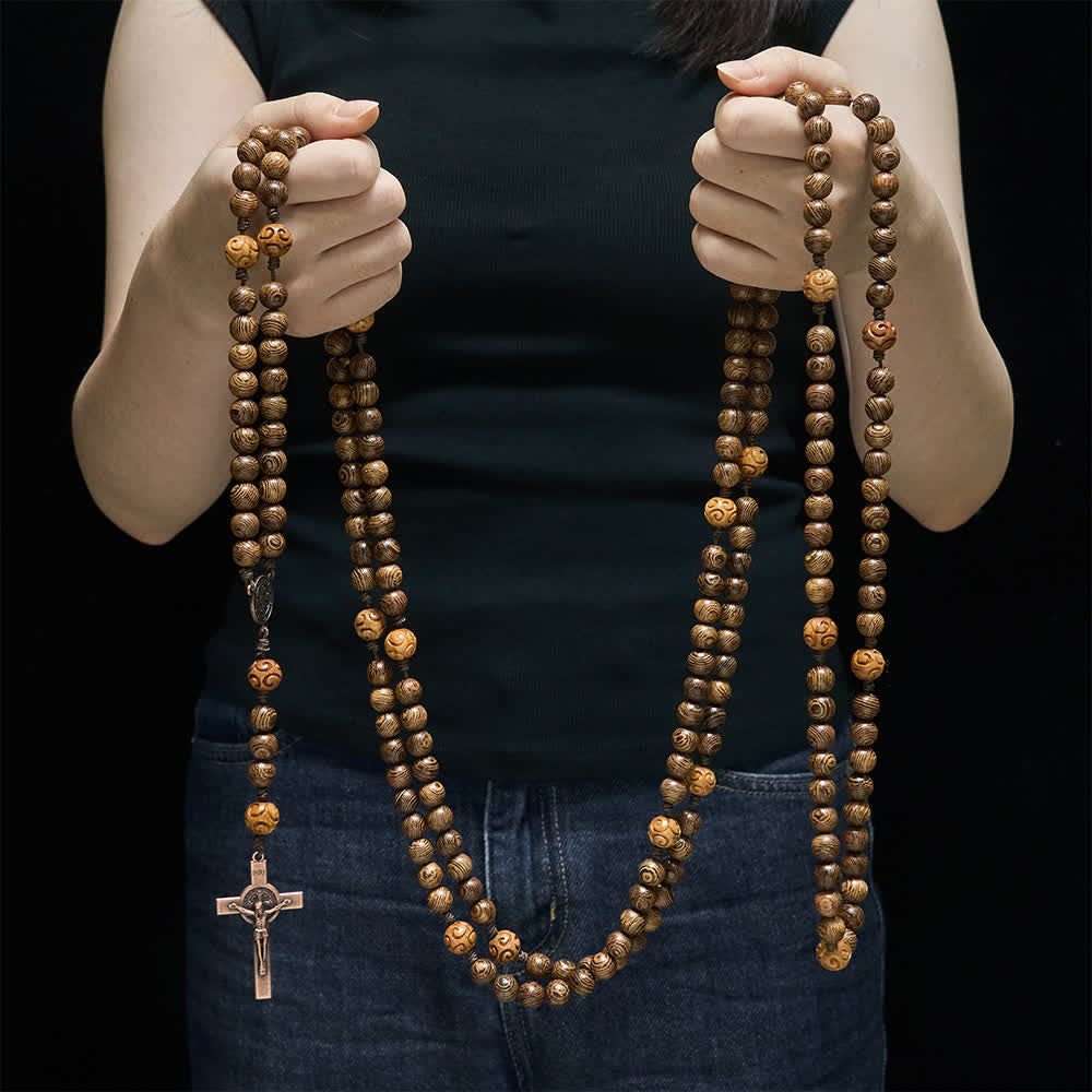 Christianartworkshop Chapelet traditionnel en bois à 15/20 dizaines avec saint Benoît et crucifix - image 1